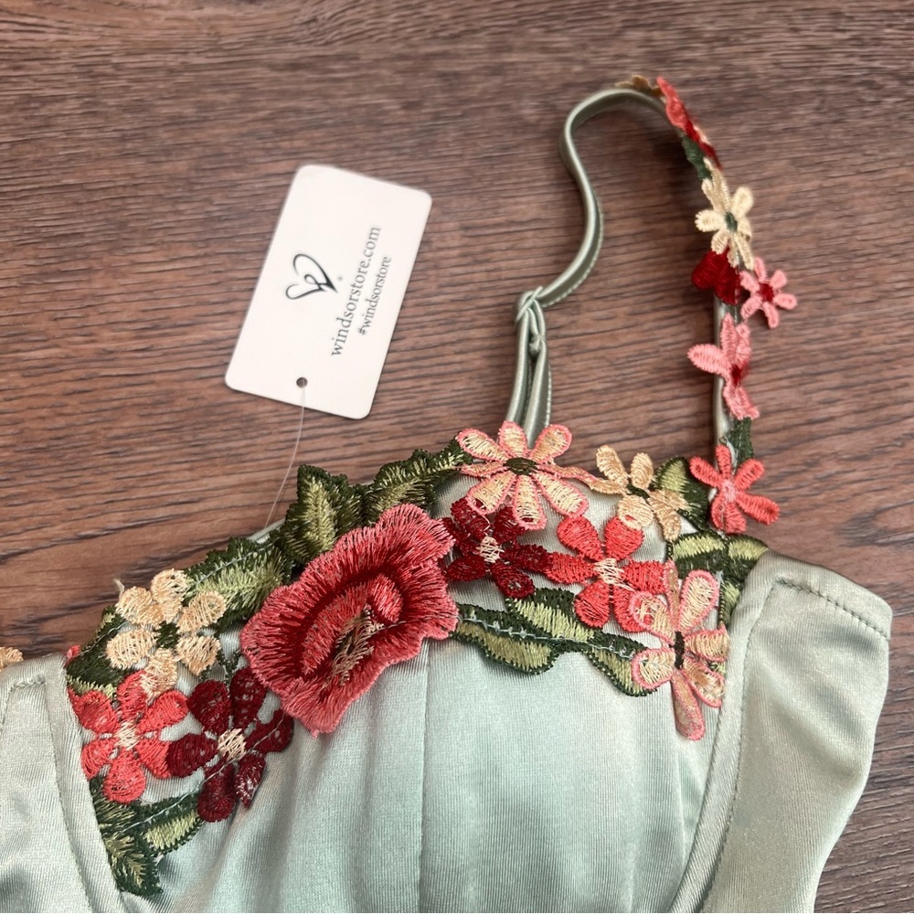 NWT Windsor Floral Satin Mini Dress Large Green Bodycon Sweetheart Embroidered - Picture 7 of 12